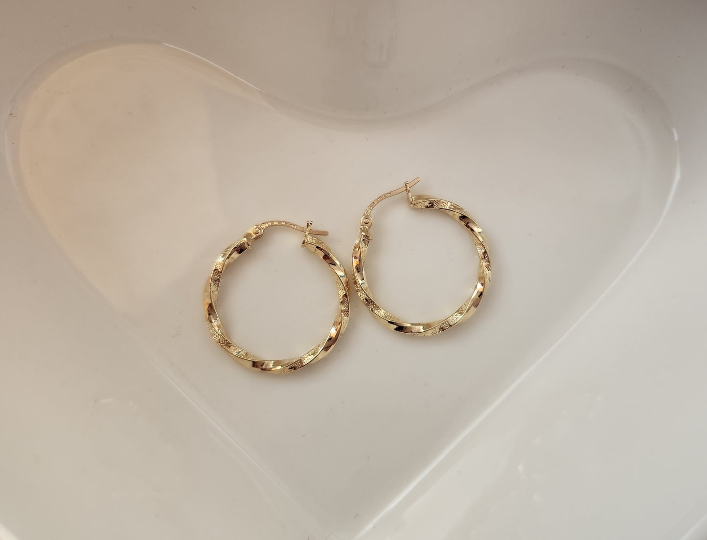 Twirl Hoop Earrings in 18k Solid Gold