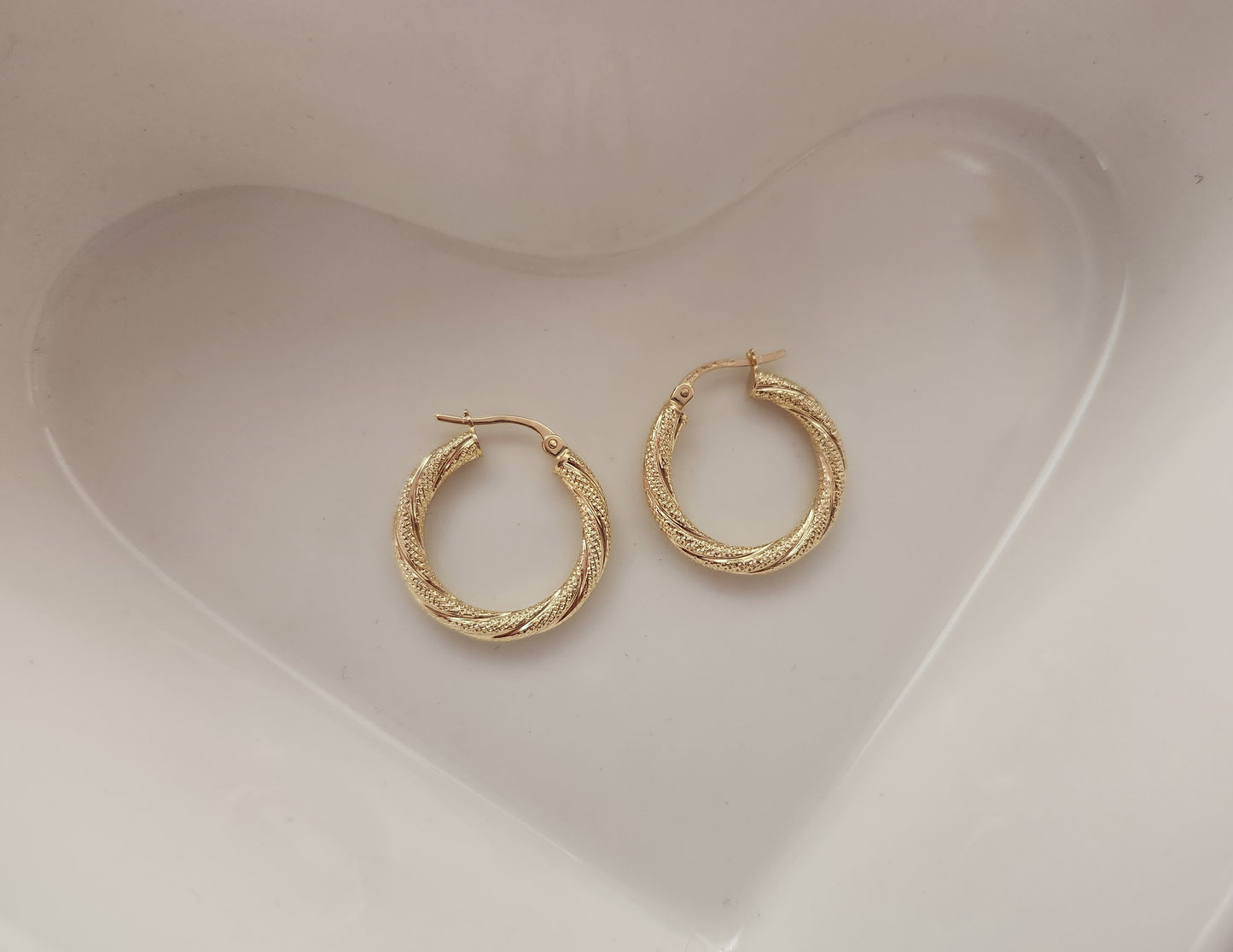 Mesh Textured Twirl Hoop Earrings in 18k Solid Gold