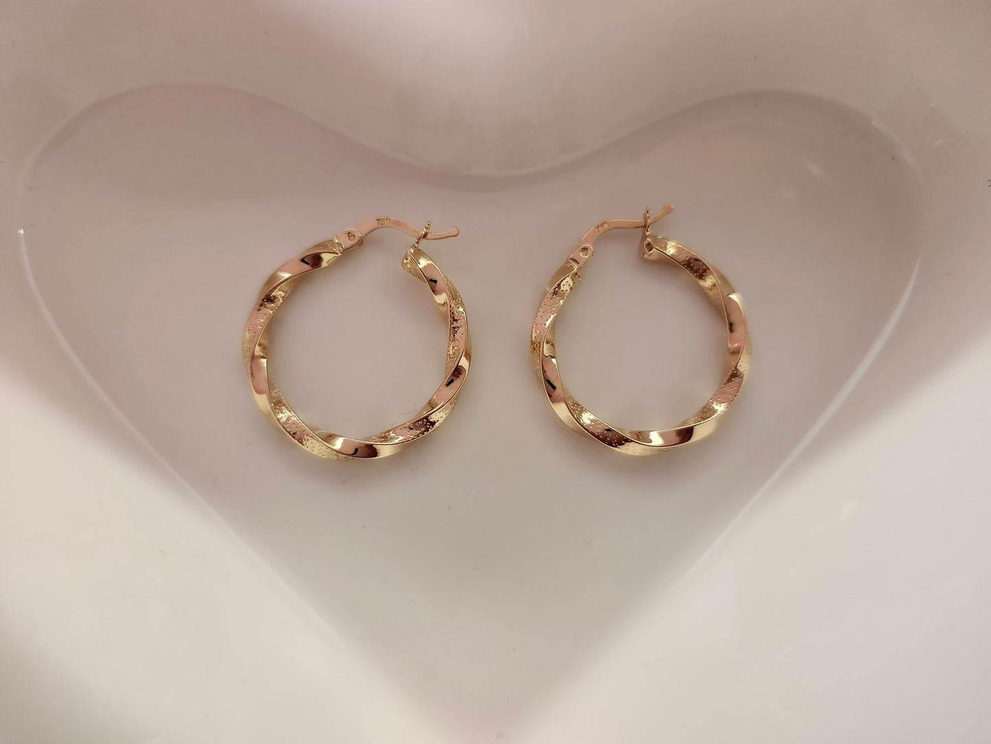 Twirl Hoop Earrings in 18k Solid Gold