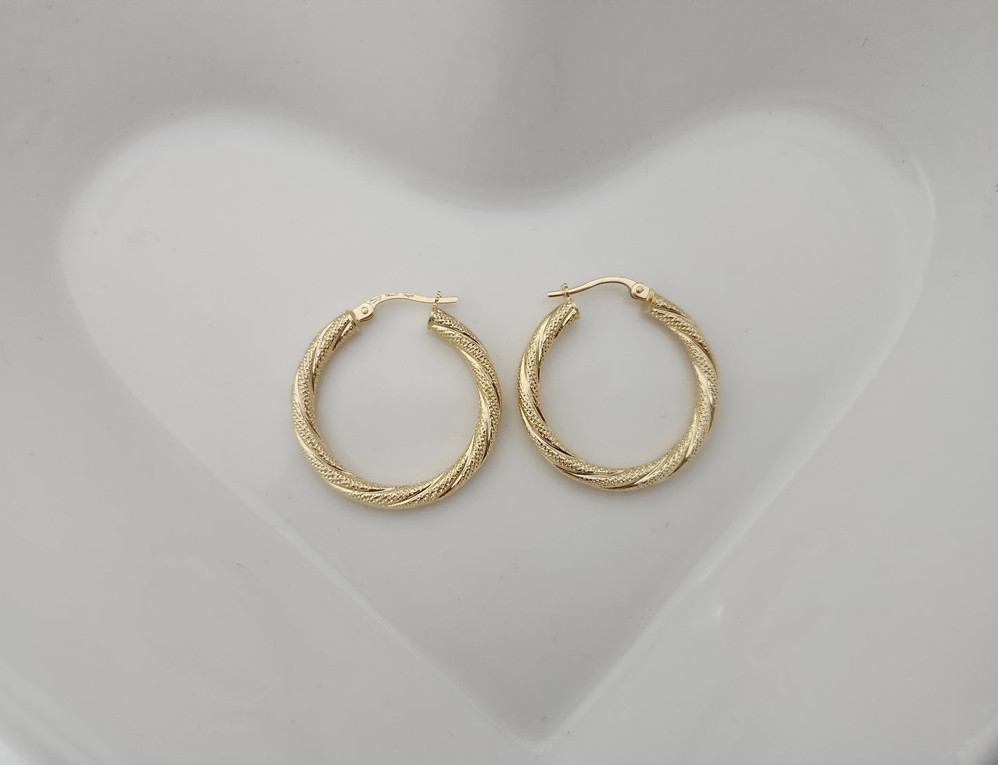 Mesh Textured Twirl Hoop Earrings in 18k Solid Gold