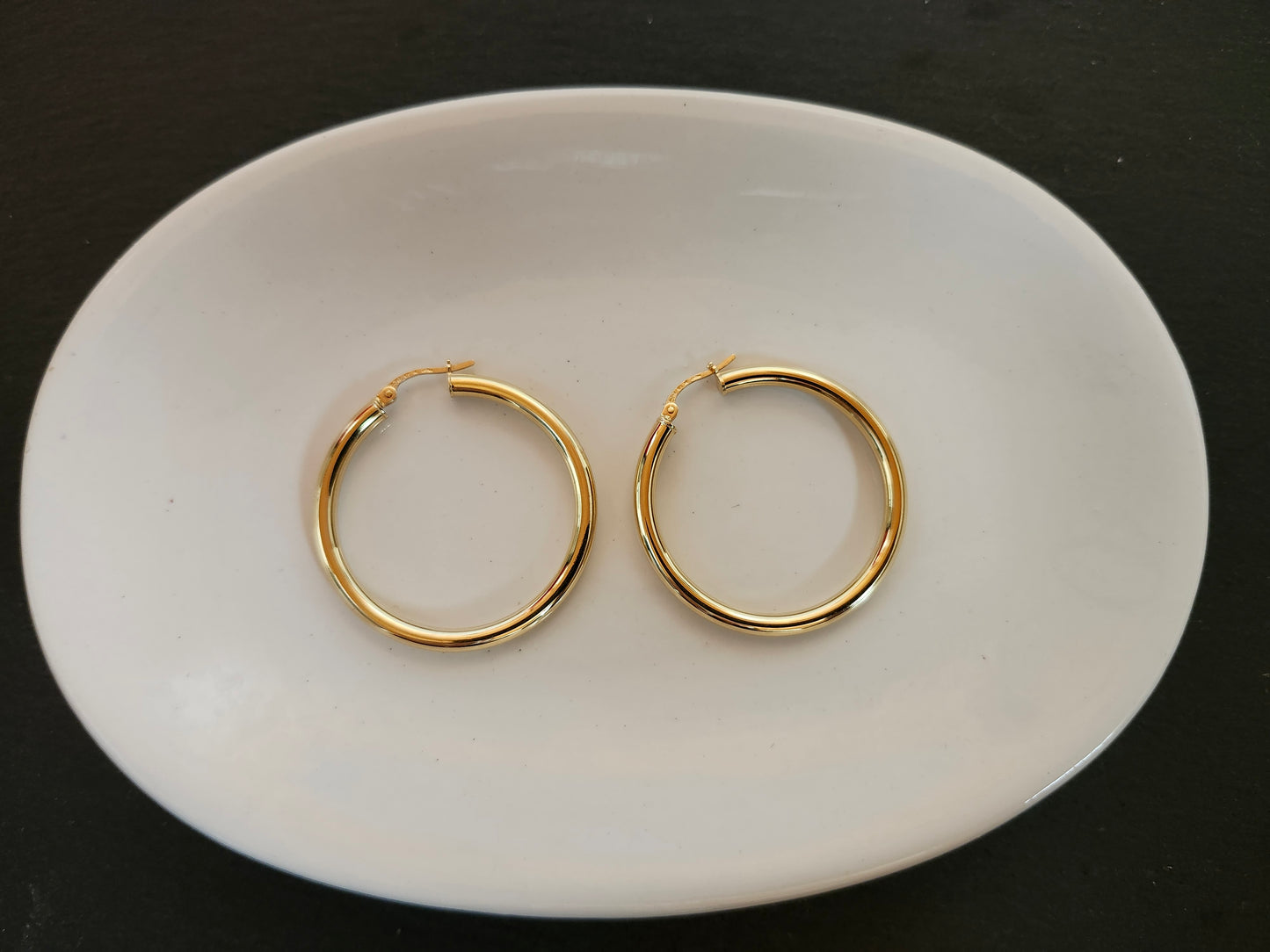 Sleek Round Hoop Earrings in 18k Solid Gold