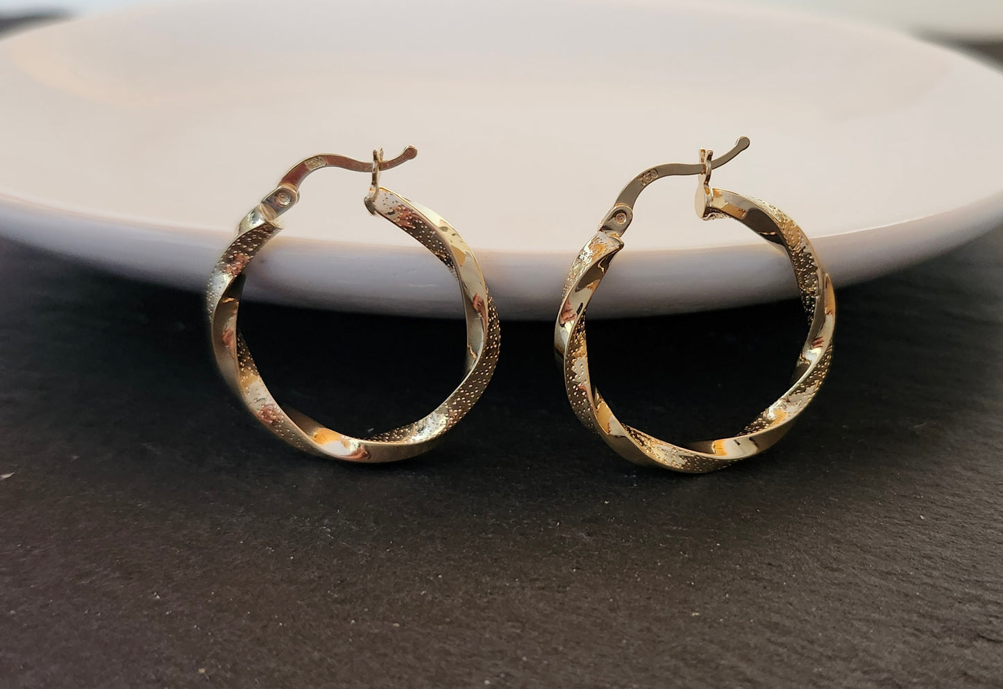 Twirl Hoop Earrings in 18k Solid Gold