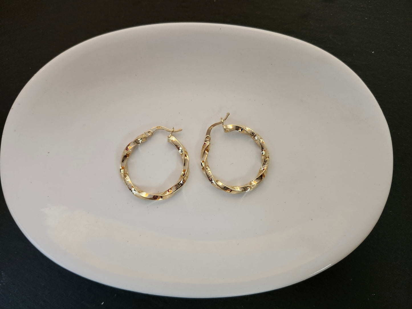 Twirl Hoop Earrings in 18k Solid Gold