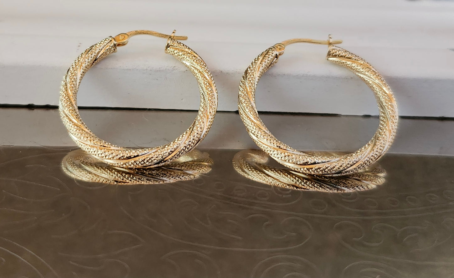 Mesh Textured Twirl Hoop Earrings in 18k Solid Gold