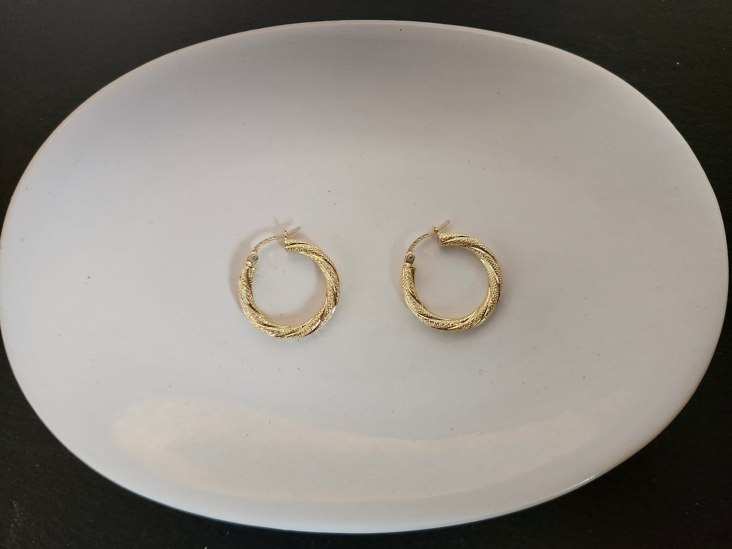 Mesh Textured Twirl Hoop Earrings in 18k Solid Gold