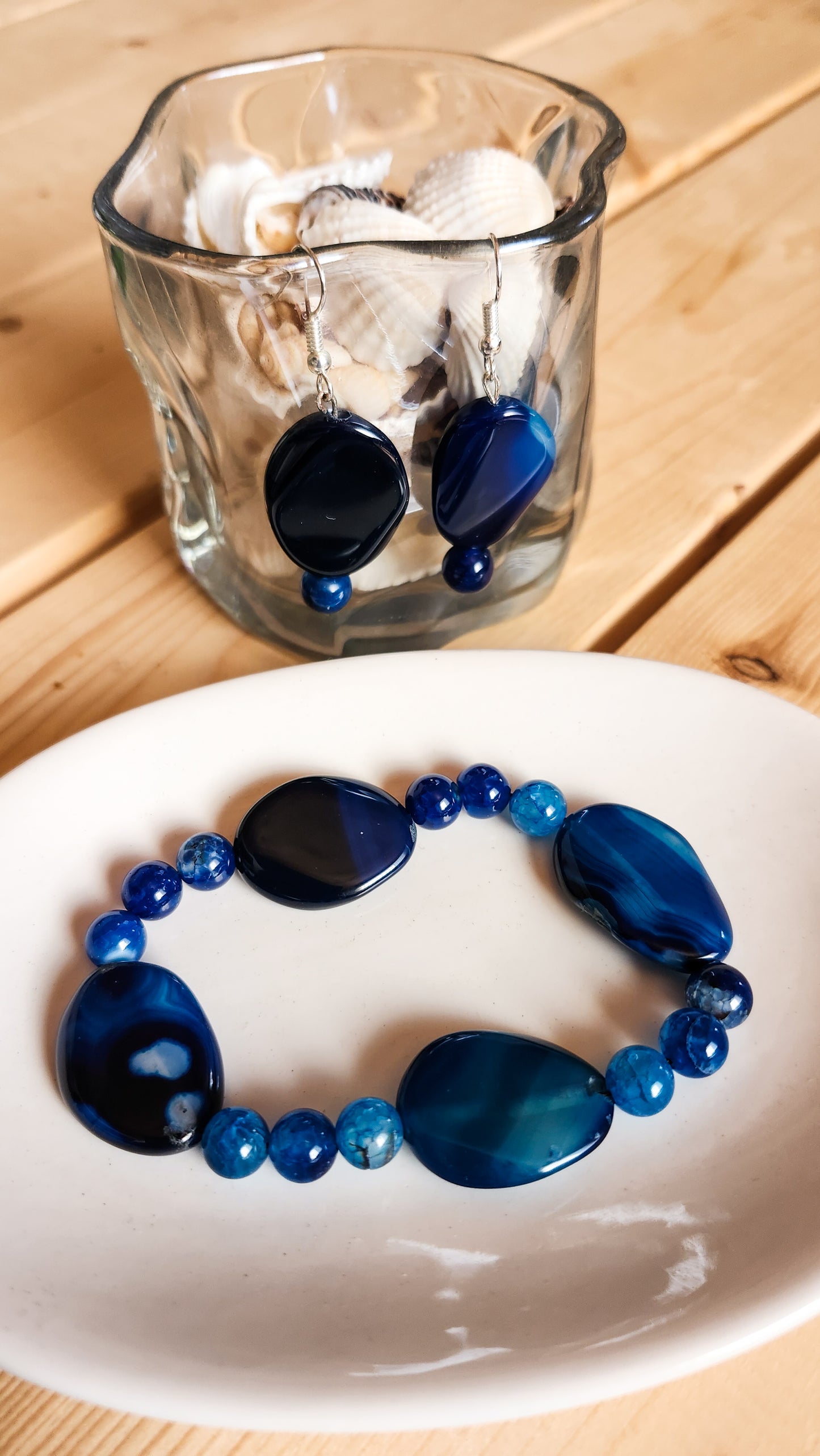 Dyed Agate Blue Slice and Round Bracelet and Earrings Set